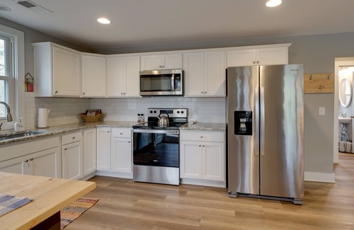 Burgaw Cabina | Peaceful Treetop Hideaway w/ Riverfront Views