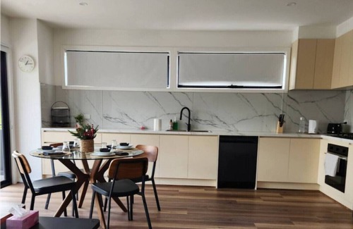 Corio Apartamento | Peaceful urban 3brm retreat