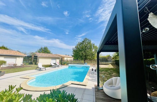 Lignan-de-Bordeaux Casa | Peaceful villa in the heart of the entre-deux mers vineyards, 15min from Bordeaux