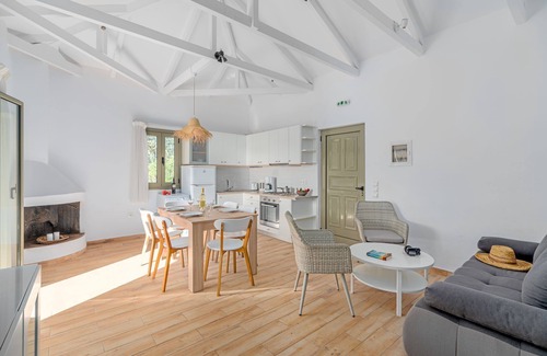 Messinia Casa | Villa tranquila construida con privacidad en mente