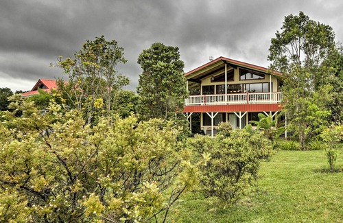 Volcano Cabaña | Peaceful Volcano Home Near National Park!