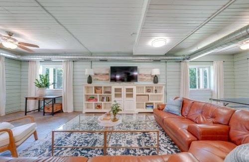 Warrenville Casa | Peaceful Warrenville Home 1 Mi to Herrick Lake!