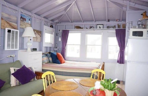 North Truro Cabina | Peaceful Waterfront Beach Cottage!