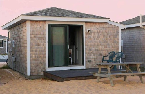 North Truro Cabina | Peaceful Waterfront Beach Cottage!