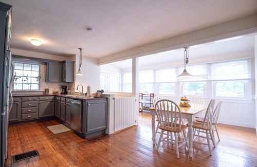 Helmsburg Cabaña | Peaceful Wayside Cottage in the country 5 miles north of Nashville, IN!