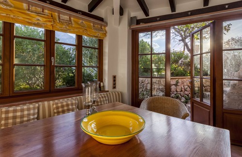 Fornalutx Villa | Villa tranquila y bien equipada en Fornalutx con piscina privada, WiFi, vistas increíbles