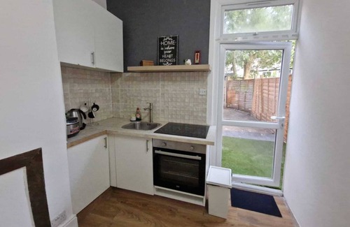 Dudden Hill Apartamento | Peaceful well equipped flat near central London