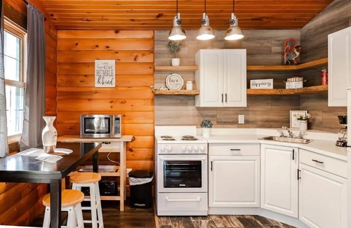 Saint Malo Cabina | Peaceful, Whimsical Retreat - Cabin 17