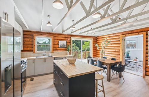 White Bluff Cabina | Peaceful White Bluff Vacation Rental w/ Pool!