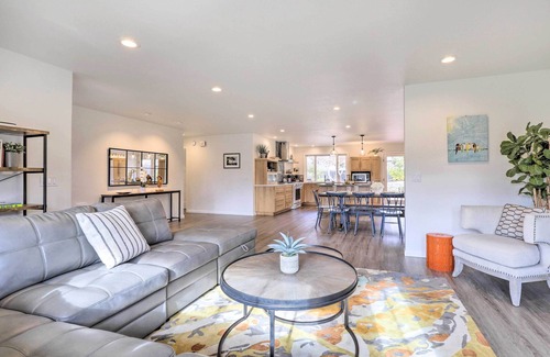 Santa Rosa Casa | Peaceful Windsor Retreat w/ Private Hot Tub!