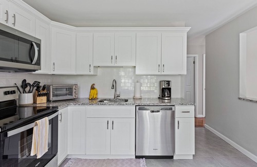 Richmond Casa | Peaceful Wooded Retreat Near Beaches, Trails & More!
