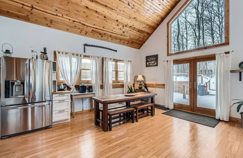 Delaware Cabina | Peaceful Wooded River Retreat to relax, recharge and to make memories.