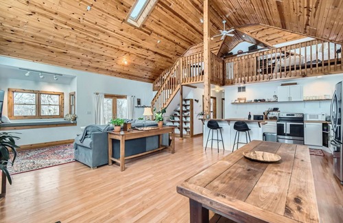 Delaware Cabina | Peaceful Wooded River Retreat to relax, recharge and to make memories.