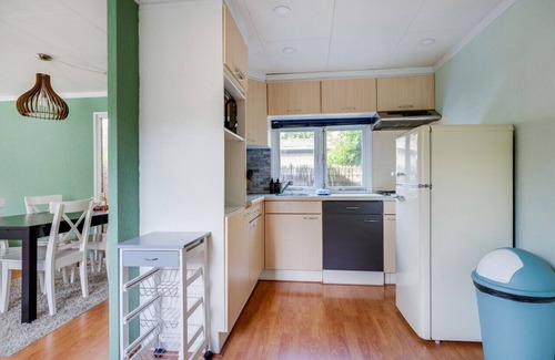 Krachtighuizen Chalet De Esquí | Peacefully Located Holiday Cottage in the Woods - Putten