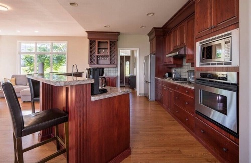 Central Okanagan Casa | Peach land First Estate Winery