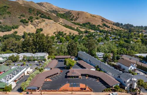San Luis Obispo Hotel | Peach Tree Inn