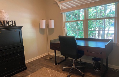 Peachtree City Casa | Peachtree City Ranch with full basement mother-in-law apartment.