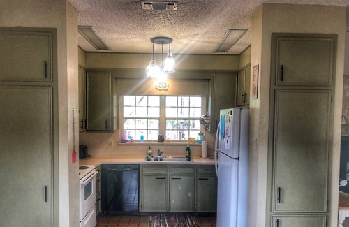 Vanderpool Cabaña | PeachTree Cottage near Lost Maples