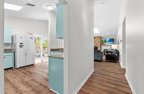 Longbeach Village Casa | Peacock Place LBK - Gorgeous 3-bedroom house in Longboat Key