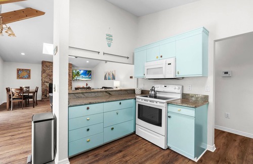Longbeach Village Casa | Peacock Place LBK - Gorgeous 3-bedroom house in Longboat Key