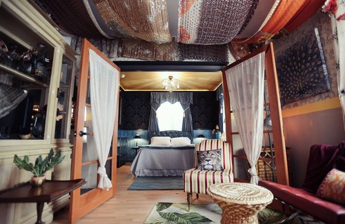 Northwest Berkeley Casa | Peacock Room Jungle Lounge, Easy access and WiFi, Berkeley