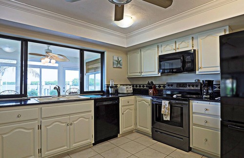 Matlacha Isles-Matlacha Shores Casa | Peacock Vacation Home