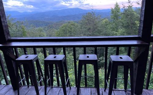 Gatlinburg - Pigeon Forge Villa | Peak A View