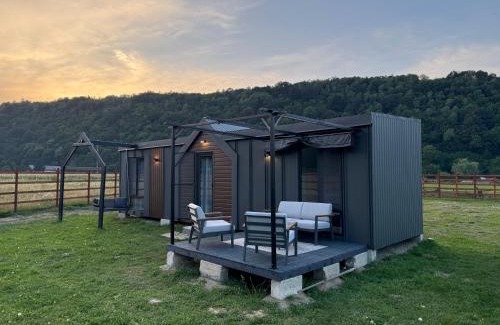 Zarnesti Cabina | Peak View Tiny House