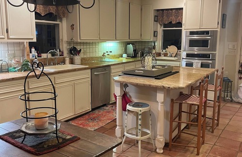 Kershaw County Casa | Pear Tree Farm. Peaceful, Country living at its best. 12 stables. Pet Friendly