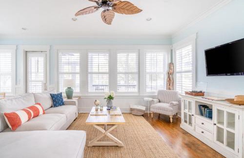 Santa Rosa Beach Casa | Pearl by AvantStay Idyllic Seaside Getaway w 2 Large Decks Lush Garden