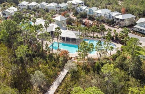 Santa Rosa Beach Casa | Pearl by AvantStay Idyllic Seaside Getaway w 2 Large Decks Lush Garden