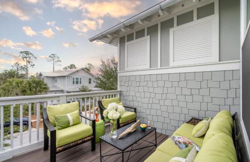 Santa Rosa Beach Casa | Pearl by AvantStay Idyllic Seaside Getaway w 2 Large Decks Lush Garden