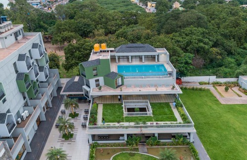 Toranagallu Hotel | Pearl by Priyadarshini