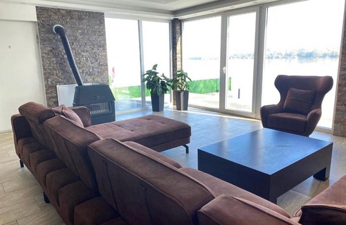 Belgrade Casa | Pearl house