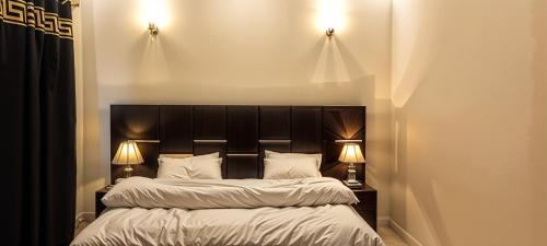 Lahore Cabina | PEARL LODGE's DHA NEAR AIRPORT