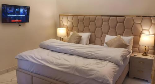 Lahore Cabina | PEARL LODGE's DHA NEAR AIRPORT