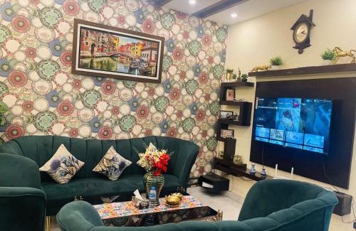 Lahore Cabina | PEARL LODGE's DHA NEAR AIRPORT