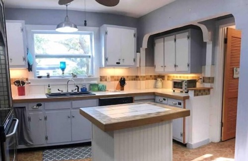Carrabelle Cabaña | Pearl of Carrabelle Dog friendly, close to restaurants, shops and beach.