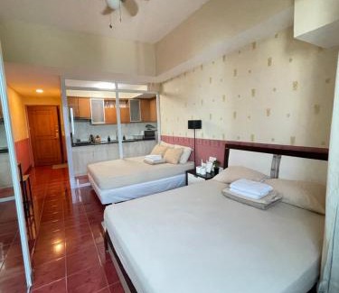Ermita Apartamento | Pearl Of The Orient Tower, in front of US Embassy