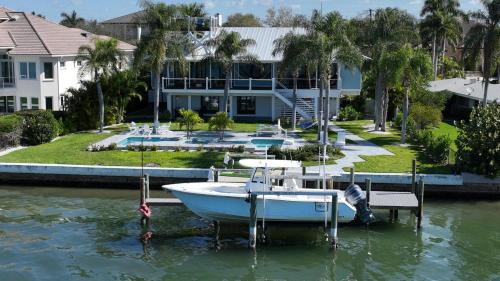 San Remo Casa | Pearl on the Bay - A breathtaking Pool & Bayfront property - an unparalleled vacation experience