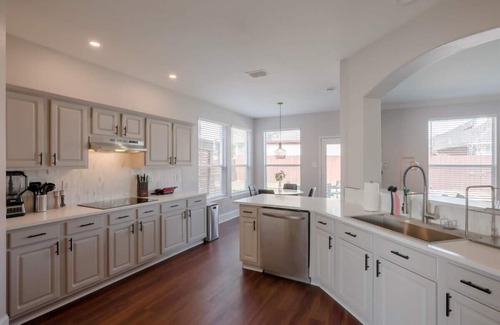 South Arlington Casa | Pearl White Dream Home With Private Pool & Theatre