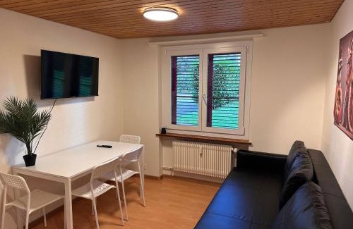 Pieterlen Apartamento | PEARL10 Apartment next to the Daisies
