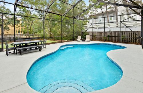 White's Gulfview Casa | Pearly White By Stay on 30a, Golf Cart, Private Pool, Bikes