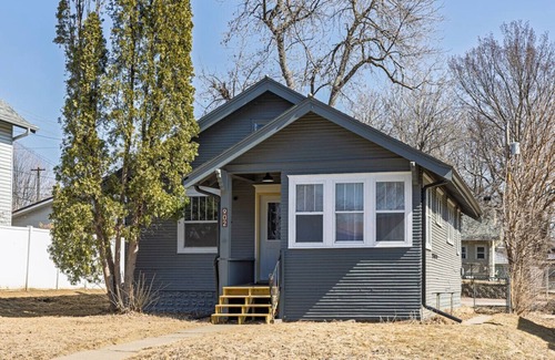 Sioux Falls Apartamento | Sanford Stay w/ Sunroom | Grill & Minigolf