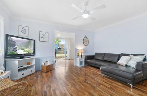 Beachmere Casa | Pebble Cottage