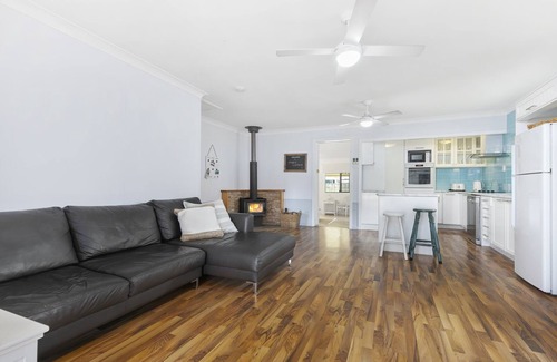 Beachmere Casa | PEBBLE COTTAGE