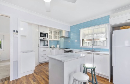 Beachmere Casa | PEBBLE COTTAGE
