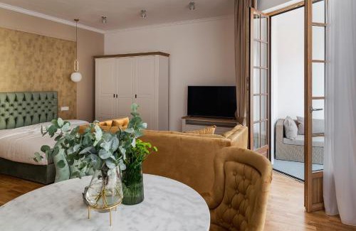 Cluj-Napoca City Centre Apartamento | pedestrian street in city center for comfortable and beautiful stay with all comodities within walking distance