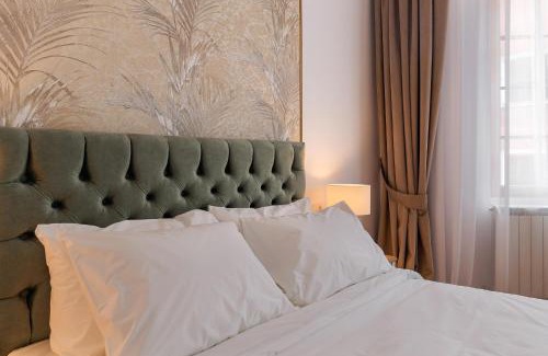 Cluj-Napoca City Centre Apartamento | pedestrian street in city center for comfortable and beautiful stay with all comodities within walking distance