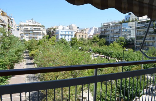 Athens City Centre Apartamento | PEDION AREOS PARK 6 (4-bedr) Metro en 30m, en el corazón de Atenas